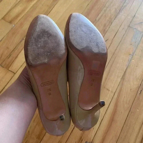 Coach nude patent  leather round toe pumps - Picture 6 of 7